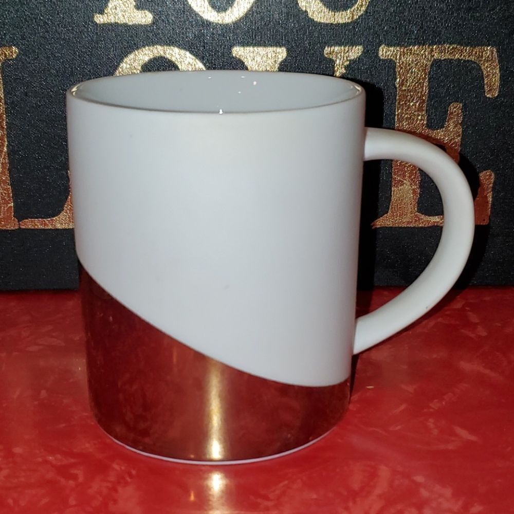 Starbucks 2012 Matte White Gold Metalic Cup 14 oz